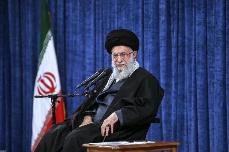 OVO SE AJATOLAHU NEĆE UOPŠTE SVIDETI?! Pogledajte ko je podneo kandidaturu za predsednika Irana