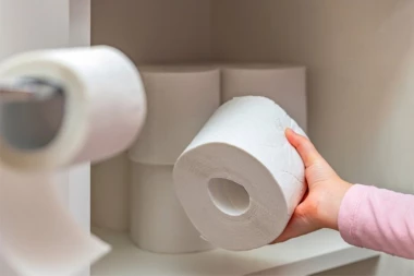 STAVITE GA U ORMAN I GLEDAJTE ČUDO: Kada vidite šta radi domu, toalet papir uvek ćete koristiti ovako!