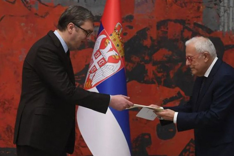 PREDSEDNIK VUČIĆ PRIMIO AKREDITIVNA PISMA AMBASADORA SUVERENOG VOJNOG MALTEŠKOG REDA: "Posebno uvažavamo njihovu kontinuiranu podršku suverenitetu i teritorijalnom integritetu Srbije!" (FOTO)