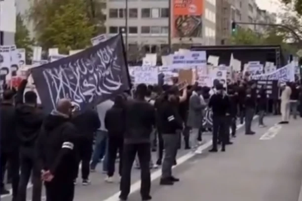 "ALAHU AKBAR" SE ORILO HAMBURGOM: Stotine islamista zahtevalo uspostavljanje kalifata u Nemačkoj (VIDEO)