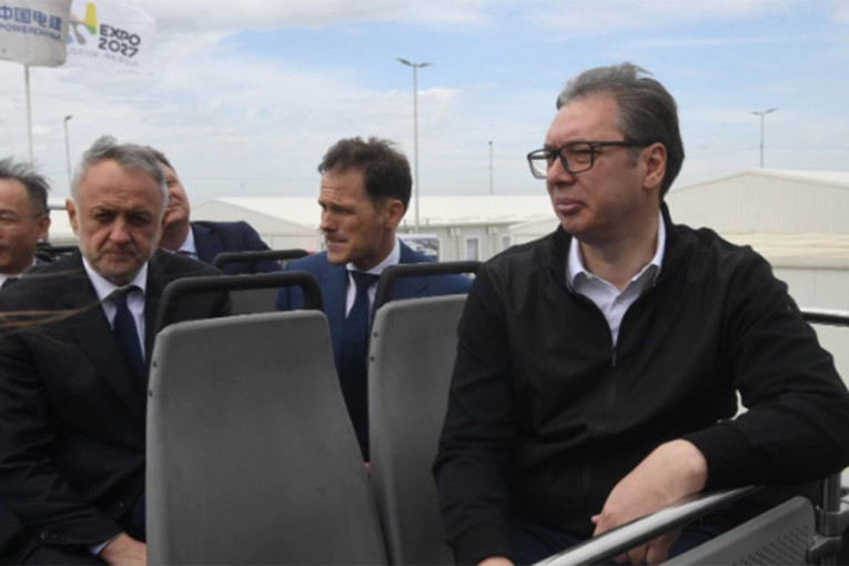 "NIJE OVO PITANJE STADIONA, VEĆ NAŠIH ŽIVOTA"! Vučić se oglasio o radovima u Surčinu (FOTO)