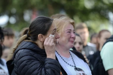 "SINE, SAMO NEMOJ DA ZASPIŠ..." Potresna ispovest majke Nemanje koji je ubijen u Malom Orašju: Dao obećanje koje nije ispunio