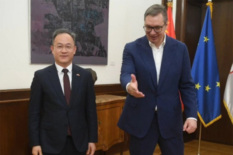 "POSLEDNJE PRIPREME ZA POSETU PREDSEDNIKA SI ĐINPINGA" Vučić sa Kineskim ambasadorom: Ponosni na ČELIČNO PRIJATELJSTVO sa Kinom! (FOTO)