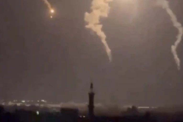 POČEO IZRAELSKI NAPAD NA RAFU! U toku je NAJJAČE bombardovanje Pojasa Gaze do sada! Brigade Al Kuds gađale južni Izrael! (VIDEO)