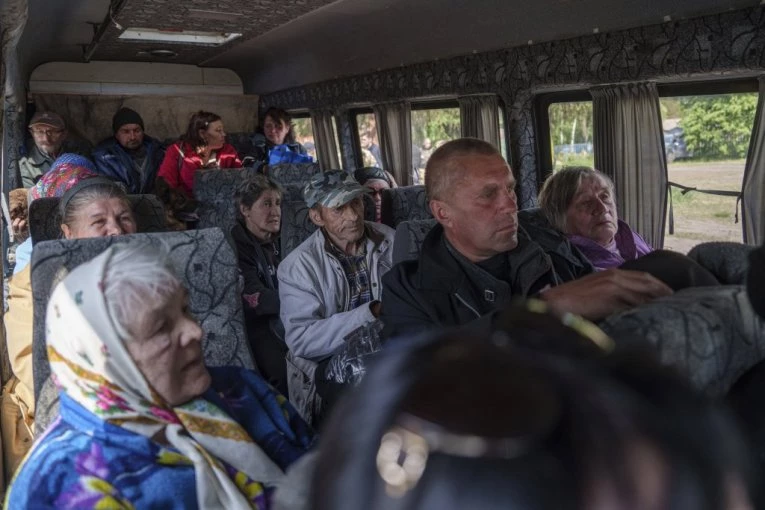 LJUDI MASOVNO BEŽE IZ KLJUČNOG UKRAJINSKOG GRADA! U toku je evakuacija stanovništva, Rusi nezadrživo nadiru (FOTO/VIDEO)