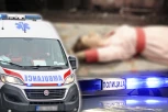 HOROR U KRUŠEVCU: Devojka pala sa drugog sprata zgrade! (FOTO)