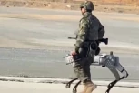 KINEZI SE POHVALILI NOVIM ORUŽJEM: Psi-roboti zamenjuju ljude u borbenim akcijama (VIDEO)