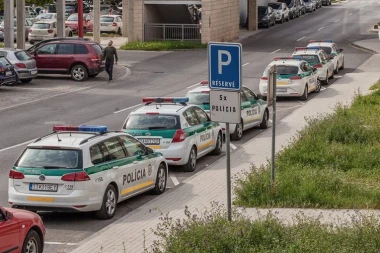 OPSADNO STANJE U ŠKOLI! Učenik pokušao da pobegne posle dvostrukog ubistva! Oglasio se odmah i gradonačelnik, VRŠNJACI U SUZAMA