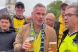 PIVO I DOBRA EKIPA ZA FINALE LIGE ŠAMPIONA: Džejmi Karager ponovo cirkao sa navijačima Dortmunda