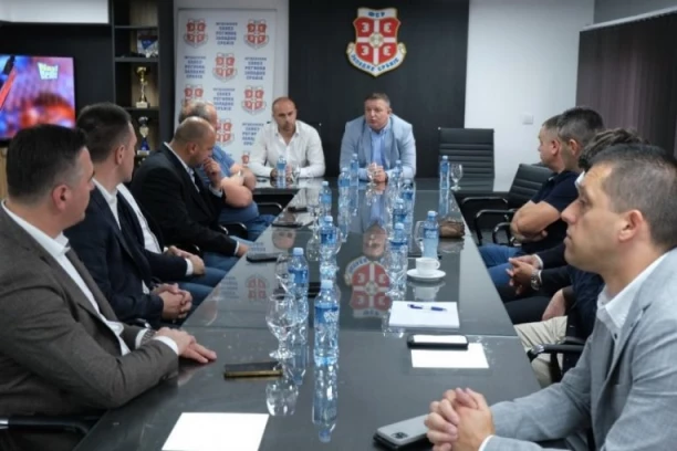 REFORME U FSZRS ZA JAČI SRPSKI FUDBAL! Radujko predočio planove!