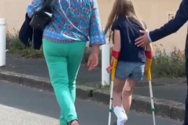 DECA VRIŠTALA OD BOLA I UŽASA: Žena (83) kolima pokosila 12 dece, troje u kritičnom stanju (VIDEO)