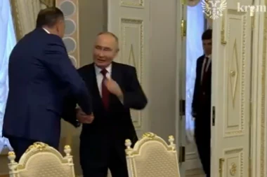 BEŽI, BRE, NEMOJ TO DA RADIŠ: Putin u poslednjem trenutku izbegao nameru Dodika prilikom susreta, sad svi pričaju o tome (VIDEO)