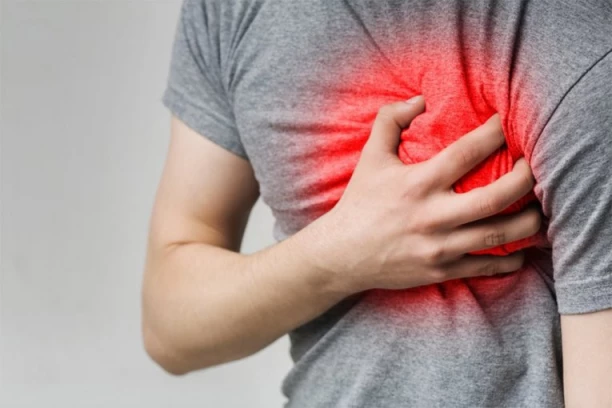 KARDIOLOZI OTKRILI KOJE VOĆE OBAVEZNO JEDU SVAKI DAN: Sprečava 80 odsto bolesti srca!