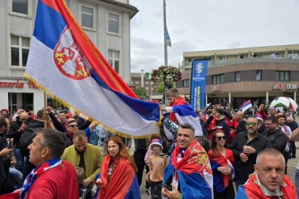 PEVAJ, SRBIJO, ZEMLJO JUNAKA! Baja izazvao delirijum među Srbima pred meč protiv Engleske