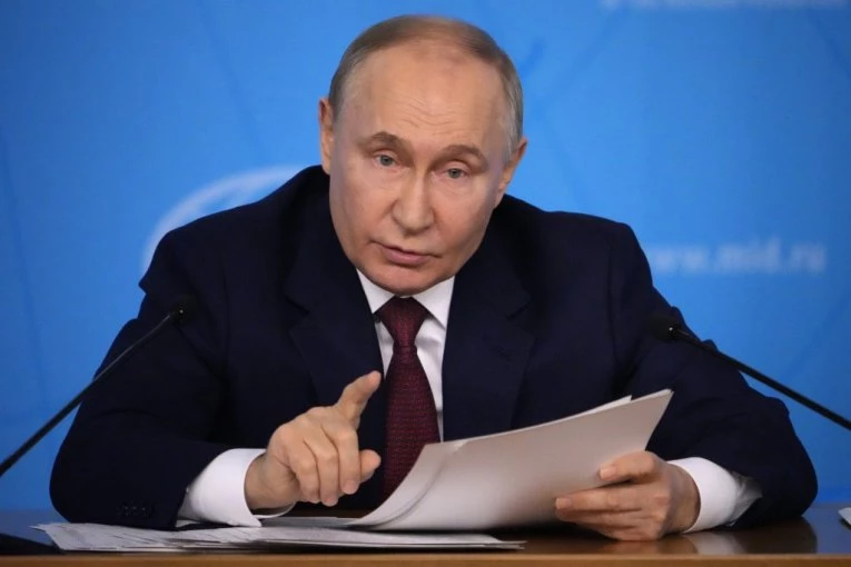 PUTIN SMENIO ČETIRI ZVANIČNIKA: Nastavljaju se promene u vojnom vrhu Rusije