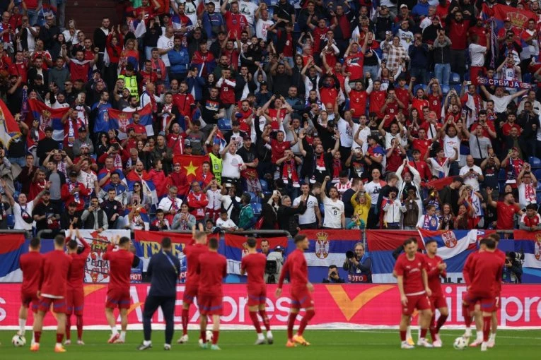 UEFA PONOVO KO MAJKA I MAĆEHA: Albance i Hrvate miluje, a Srbe šikanira i preti "batinama"