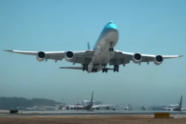 DRAMA NA NEBU IZNAD NIŠA! Avion koji je leteo za Tunis morao HITNO da se vrati na aerodrom!