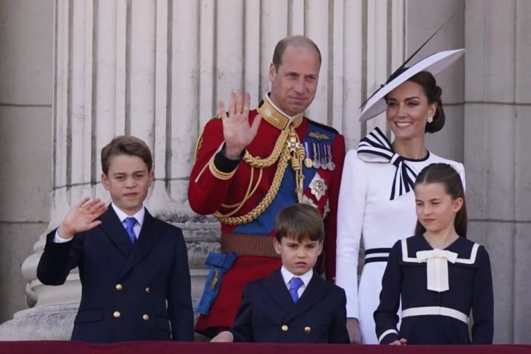 ISPLIVAO SNIMAK! Princ Luj postavio PITANJE Kejt Midlton na paradi: Princezin odgovor ga je razočarao (VIDEO)