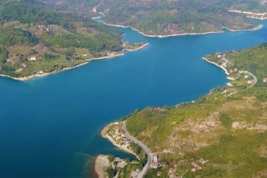 DRAMA NA SKADARSKOM JEZERU, IMA POVREĐENIH! Hitno su prebačeni vozilima Hitne pomoći!