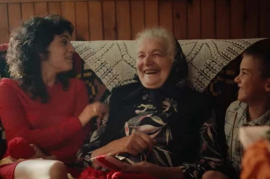 BARBARA, SRPKINJO! Francuska zvezda snimila spot u dedovini - ovi prizori iz Srbije će vas RASPLAKATI! (VIDEO)