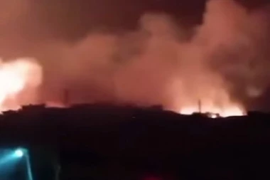 IMA MRTVIH! TURSKA I GRČKA U PLAMENU, BESNE ZASTRAŠUJUĆI POŽARI! Situacija izmiče kontroli, vatra GUTA šume, nadire ka kućama! (VIDEO)