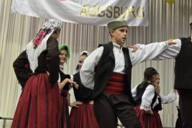 U Augsburgu održan Festival srpskog folklora! Naša dijaspora na najlepši način iskoristila slobodan dan na EURO 2024. (FOTO/VIDEO)