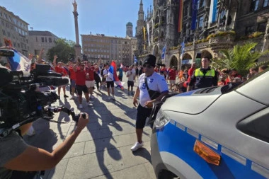 PUTINE, PUTINE! Nemačka POLICIJA SA RAZGLASA upozorava SRBE! REAKCIJA naših navijača biće HIT! (FOTO+VIDEO)