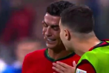 RONALDOVE SUZE SU POSTALE PREDMET SPRDNJE: Čak i ONI se šale na račun Portugalca!