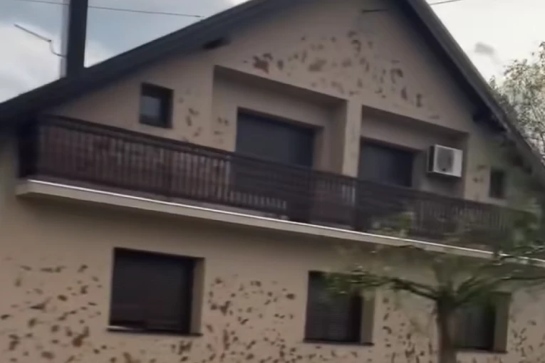 OLUJA ZA POLA SATA OPUSTOŠILA ČITAVO SELO: "Nema kuće koja nije pogođena" (VIDEO)