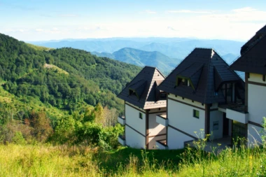 SAVRŠEN ODMOR POČINJE IZVAN GRADSKE VREVE