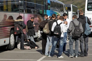 ĐAČKE EKSKURZIJE SKUPLJE I DO DESET ODSTO U NAREDNOJ ŠKOLSKOJ GODINI! Evo šta sve roditelji plaćaju!