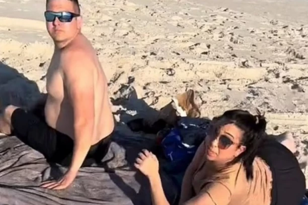 KO TI JE OVO, SRAMOTO? Trudna žena na plaži uhvatila muža sa švalerkom! Da li je moguće da je OVAKO reagovao? (VIDEO)
