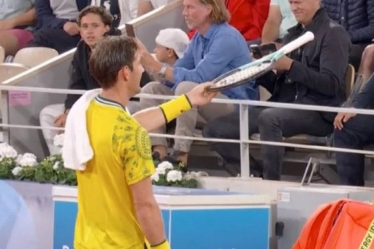 "SPASITE ME": Australijski teniser zavapio tokom meča sa Novakom! Molio je publiku da ga zameni na terenu!