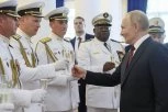 "IMAMO ZNAK, OVO JE ZA SREĆU!" Putin na proslavi Dana mornarice doživeo nešto potpuno NEOČEKIVANO! (FOTO/VIDEO)
