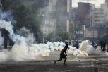 VEĆ DOŠLO DO SUKOBA! NA POMOLU HAOS U VENECUELI ZBOG POBEDE MADURA! Opozicija okuplja pristalice u Karakasu! (VIDEO)