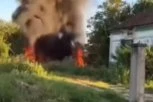 POŽAR NA AUTO OTPADU U BELOŠEVCU: Gust dim se širi kod Kragujevca! (VIDEO)
