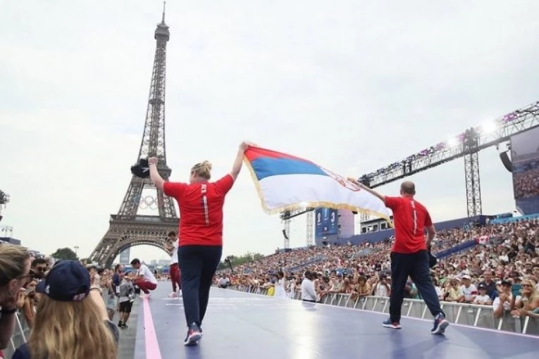 SRBIJA ČEKA DA DOĐU IZ DALEKA: Zlatni olimpijci sleću na surčinski aerodrom - Zorana i Damir stižu u domovinu!