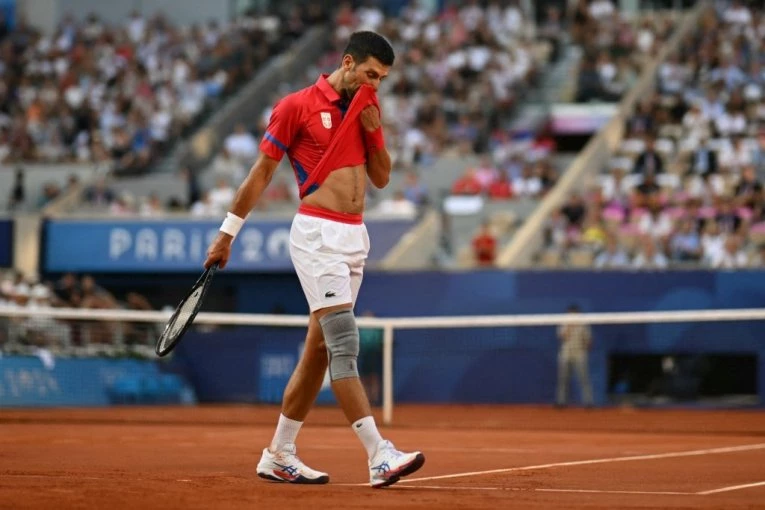 NOVAK POTPUNO POLUDEO! Ušao u obračun sa sudijom, OVO JE RAZLOG (VIDEO)