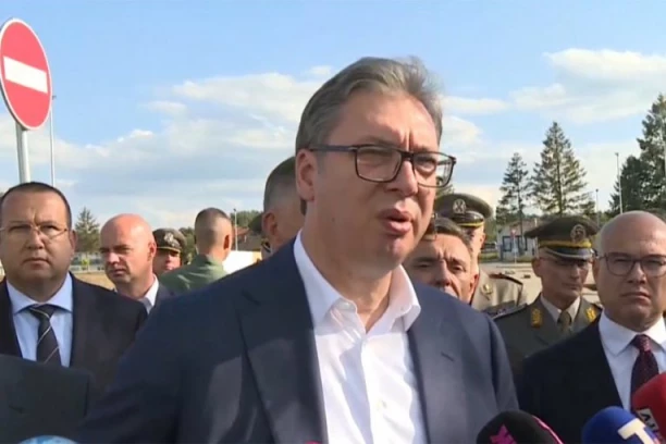 PREDSEDNIK VUČIĆ NA OBELEŽAVANJU DANA SEĆANJA NA STRADALE I PROGNANE U "OLUJI"!