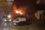 DETONACIJA U NOVOM SADU! Planuo automobil, pogledajte DRAMATIČAN SNIMAK (VIDEO)