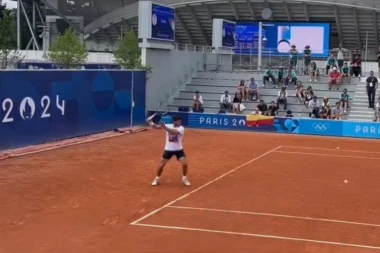 JOŠ UVEK MORAŠ DA UČIŠ MALI VESELJAČE: Alkaraz priprema posebnu taktiku za finale - čini se da ne ide baš sve onako kako je zamislio! (VIDEO)