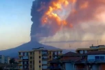 ETNA IZAZVALA KOLAPS VAZDUŠNOG SAOBRAĆAJA NA SICILIJI: Poremećeni letovi na aerodromu u Kataniji (VIDEO)