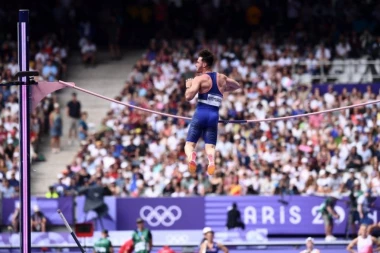 SAJT ZA ODRASLE NUDI BOGATSTVO DA POKAŽE "DRUGU MOTKU"! Atletičar koji je zbog "ponosa" ispao sa OI dobio UNOSNU ponudu!