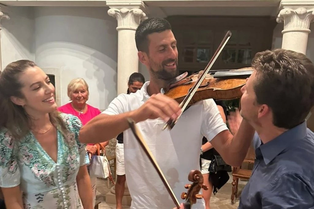 ĐOKOVIĆ NAJAVIO NOVU KARIJERU! Evo šta kaže o sviranju VIOLINE i kako je doživeo svoj NASTUP! (VIDEO)