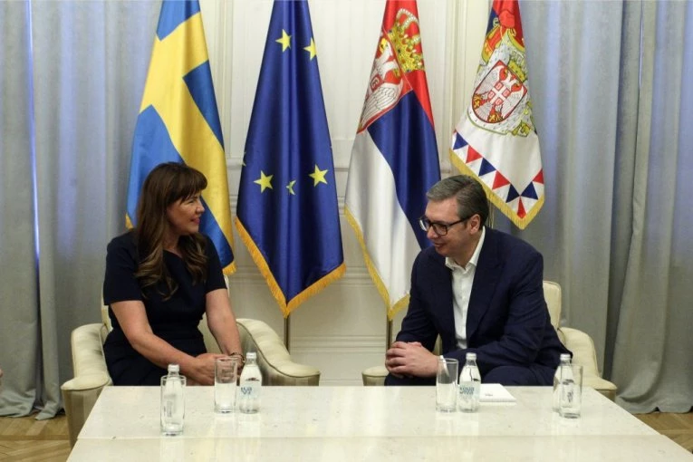 ZAHVALNI SMO NA PODRŠCI ŠVEDSKE SRBIJI NA PUTU KA EU! Vučić primio u oproštajnu posetu ambasadorku Švedske Aniku Ben David! (FOTO)