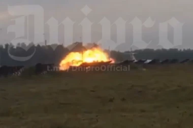 UKRAJINCI IZVELI NAJVEĆI NAPAD DRONOVIMA, RAZBIJAJU RUSE! Četiri ruska vojna aerodroma na udaru letelica, SVE GORI! (FOTO/VIDEO)