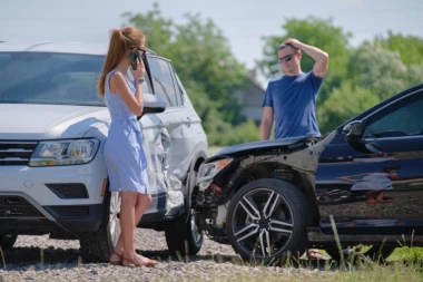 UZ КASКO I КASКO SUDAR POLISU ŠTETA JE NAŠA BRIGA