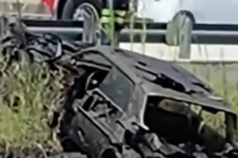 POLICIJA IZVUKLA DVA AUTOMOBILA IZ KANALA! Rešena misterija duga 50 godina! Desile su se zastrašujuće stvari! (FOTO/VIDEO)