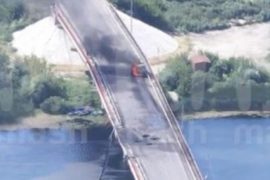 STRAVIČAN UDARAC NANET RUSIMA! Raznet strateški MOST u Kurskoj oblasti! Objavljeni JEZIVI snimci sa mesta NAPADA! (FOTO/VIDEO)