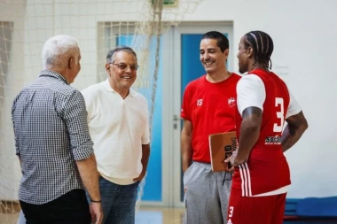 NEBOJŠA ČOVIĆ POSETIO KOŠARKAŠE ZVEZDE! "Ovo je temelj za ono što sledi"!